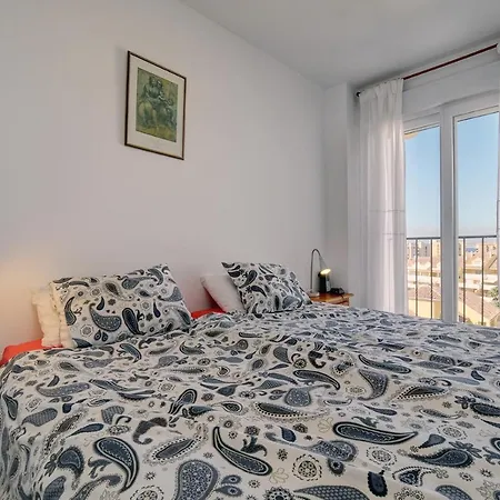 Apartment Penthouse Flat, Port